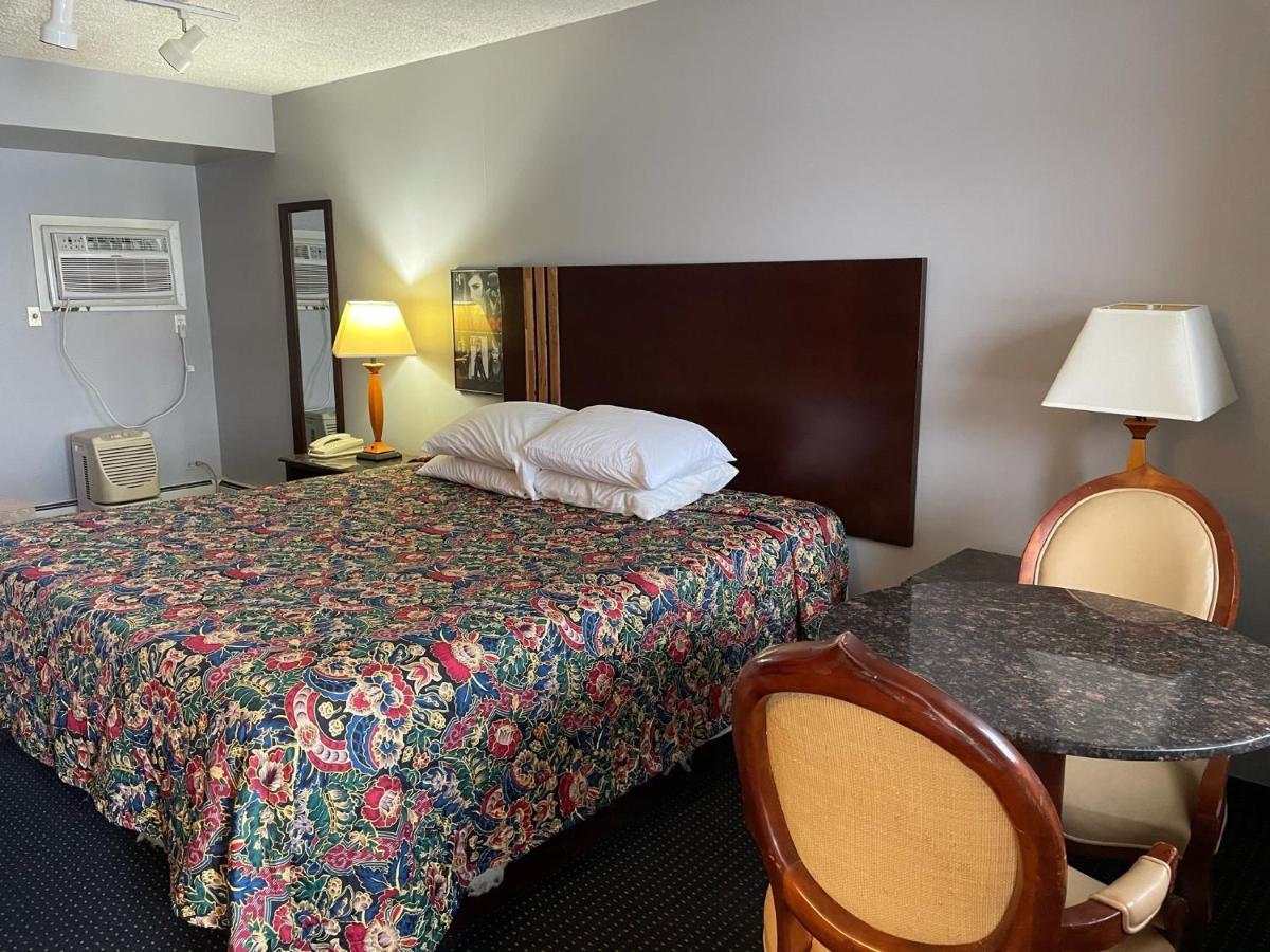 American Inn And Suites Countryside Dış mekan fotoğraf