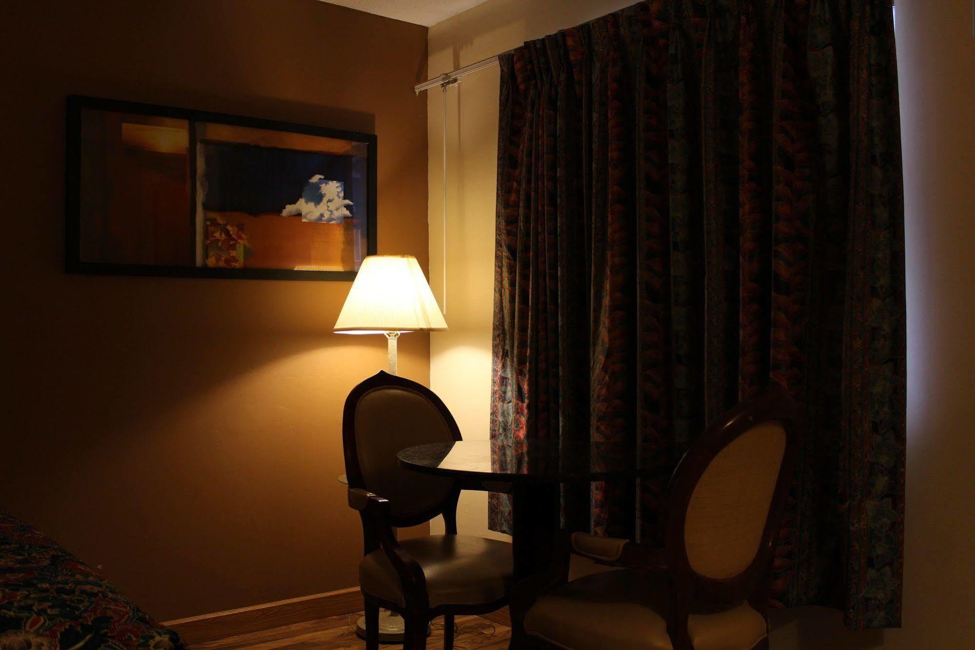 American Inn And Suites Countryside Dış mekan fotoğraf