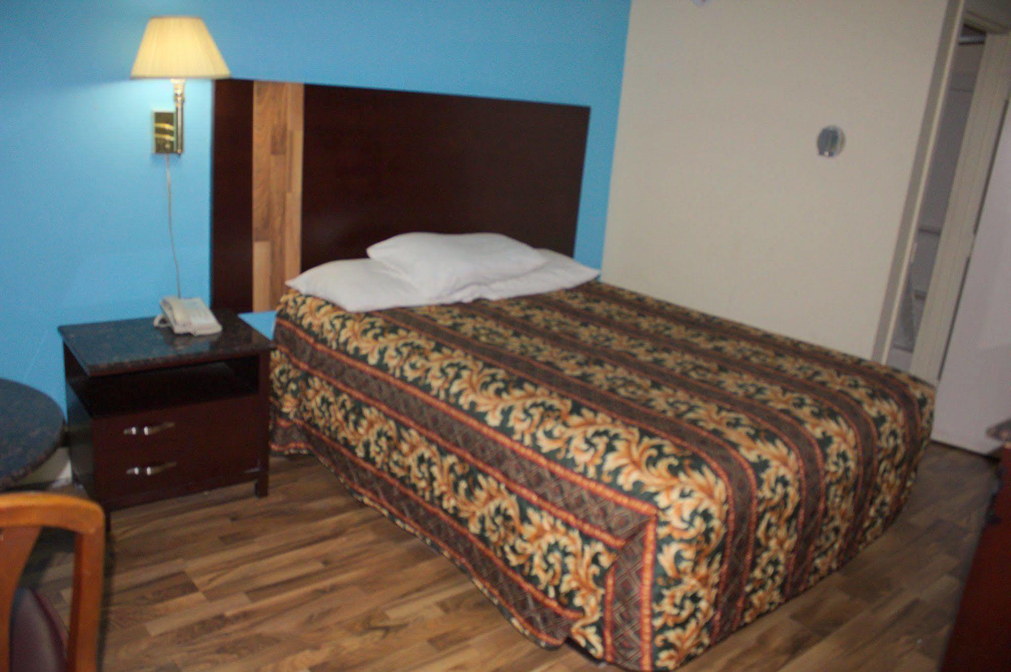 American Inn And Suites Countryside Dış mekan fotoğraf