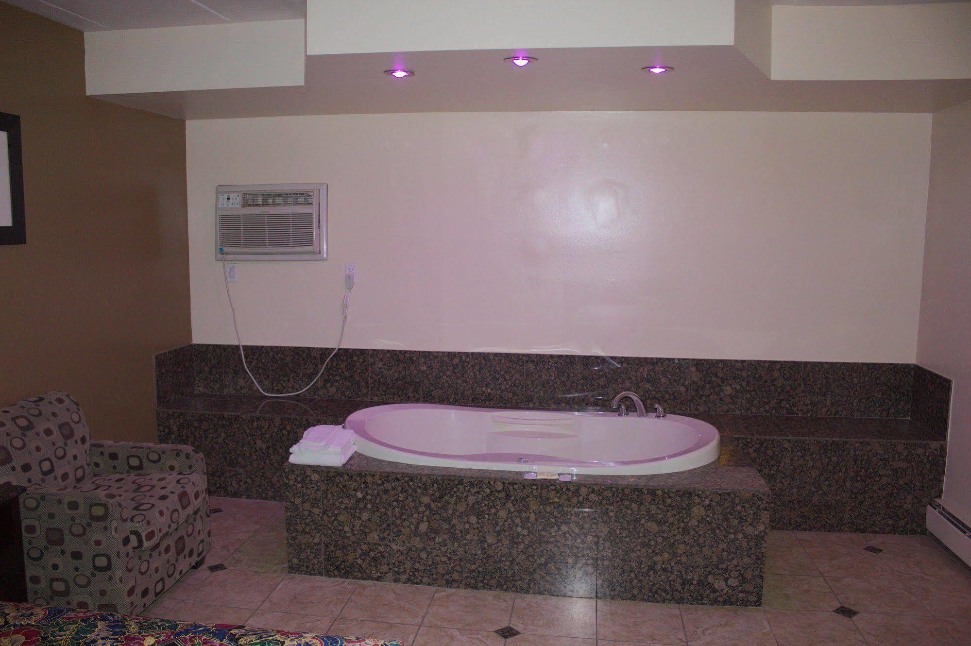 American Inn And Suites Countryside Dış mekan fotoğraf